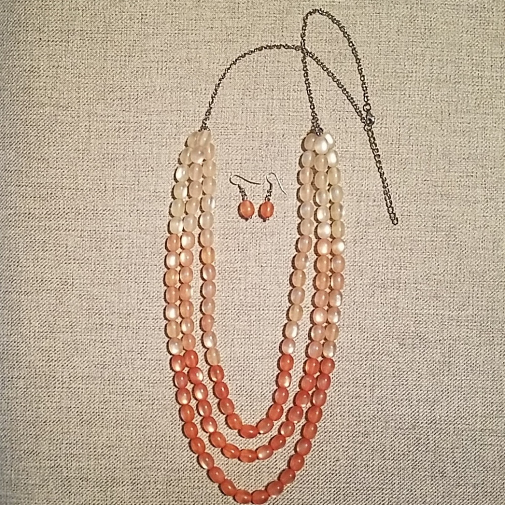 EUC necklace & matching earrings